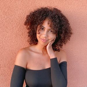 Meet your Posher, Alyssa